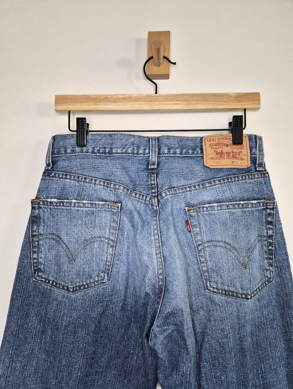 Levi's 505 Regular Fit Jeans Men's W30 L32 Medium Wash Straight Leg Denim - Picture 8 of 15